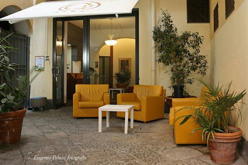 Caravaggio Hotel نابولي المظهر الخارجي الصورة