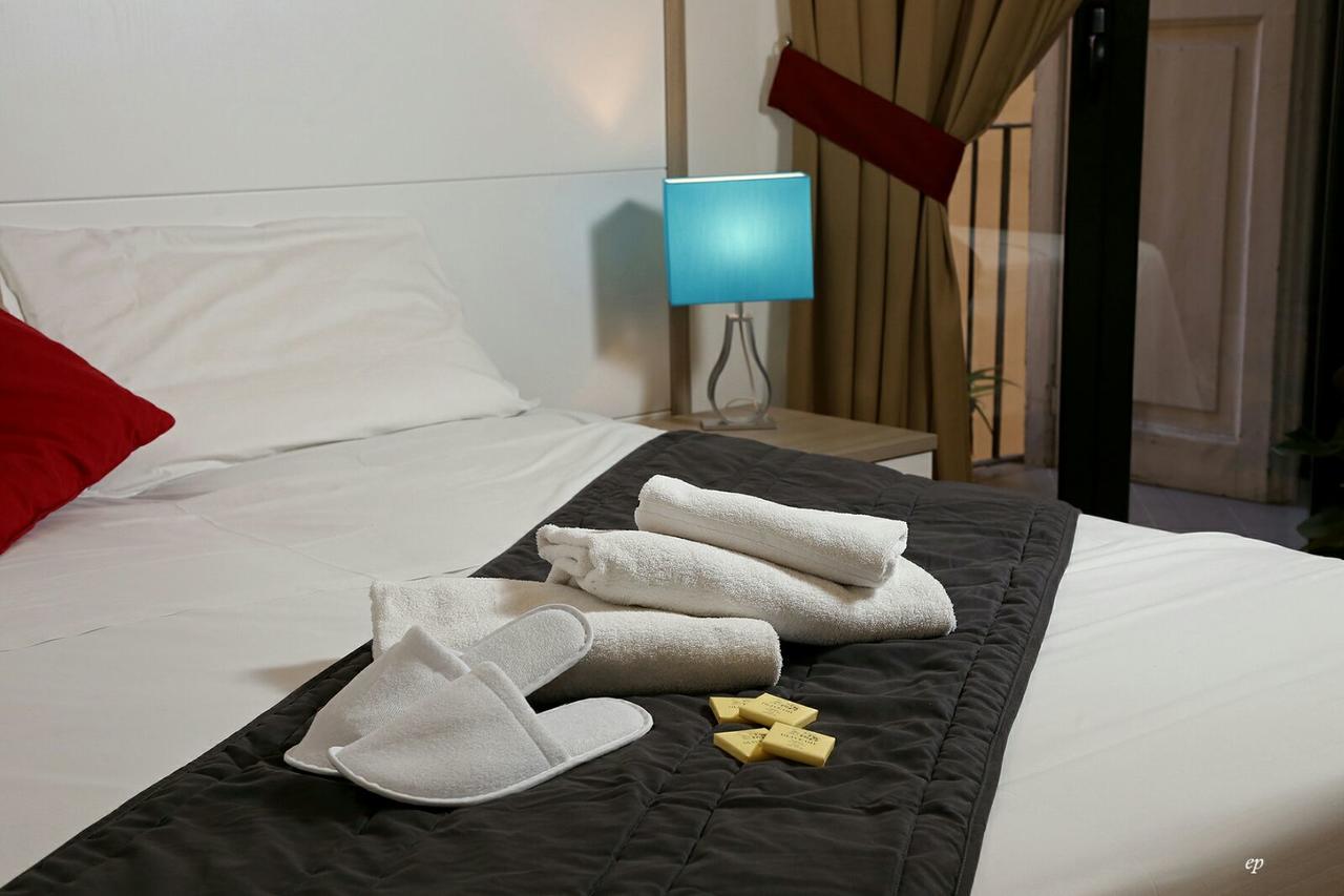Caravaggio Hotel نابولي المظهر الخارجي الصورة